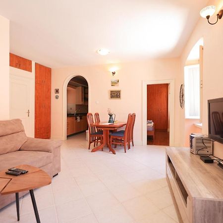 Two Bedroom Apartment In City Center Igor Zadar Buitenkant foto