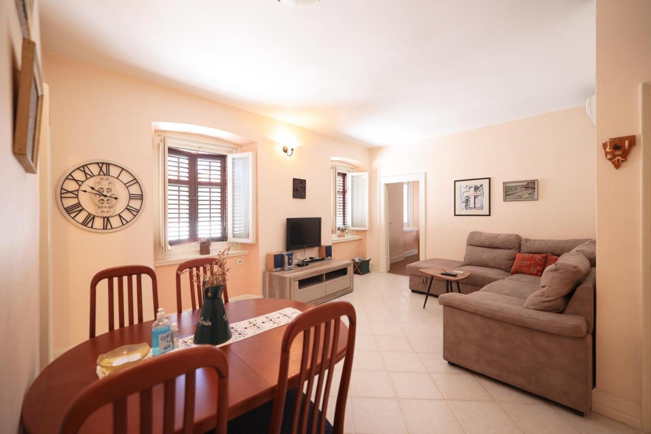 Two Bedroom Apartment In City Center Igor Zadar Buitenkant foto