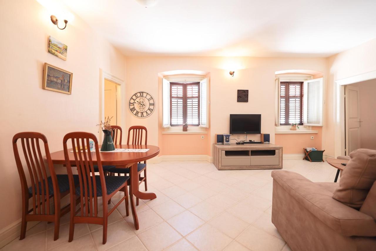 Two Bedroom Apartment In City Center Igor Zadar Buitenkant foto
