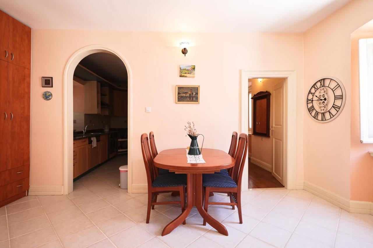 Two Bedroom Apartment In City Center Igor Zadar Buitenkant foto
